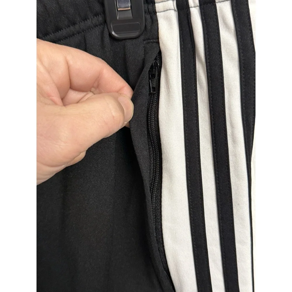 adidas trefoil tearaway